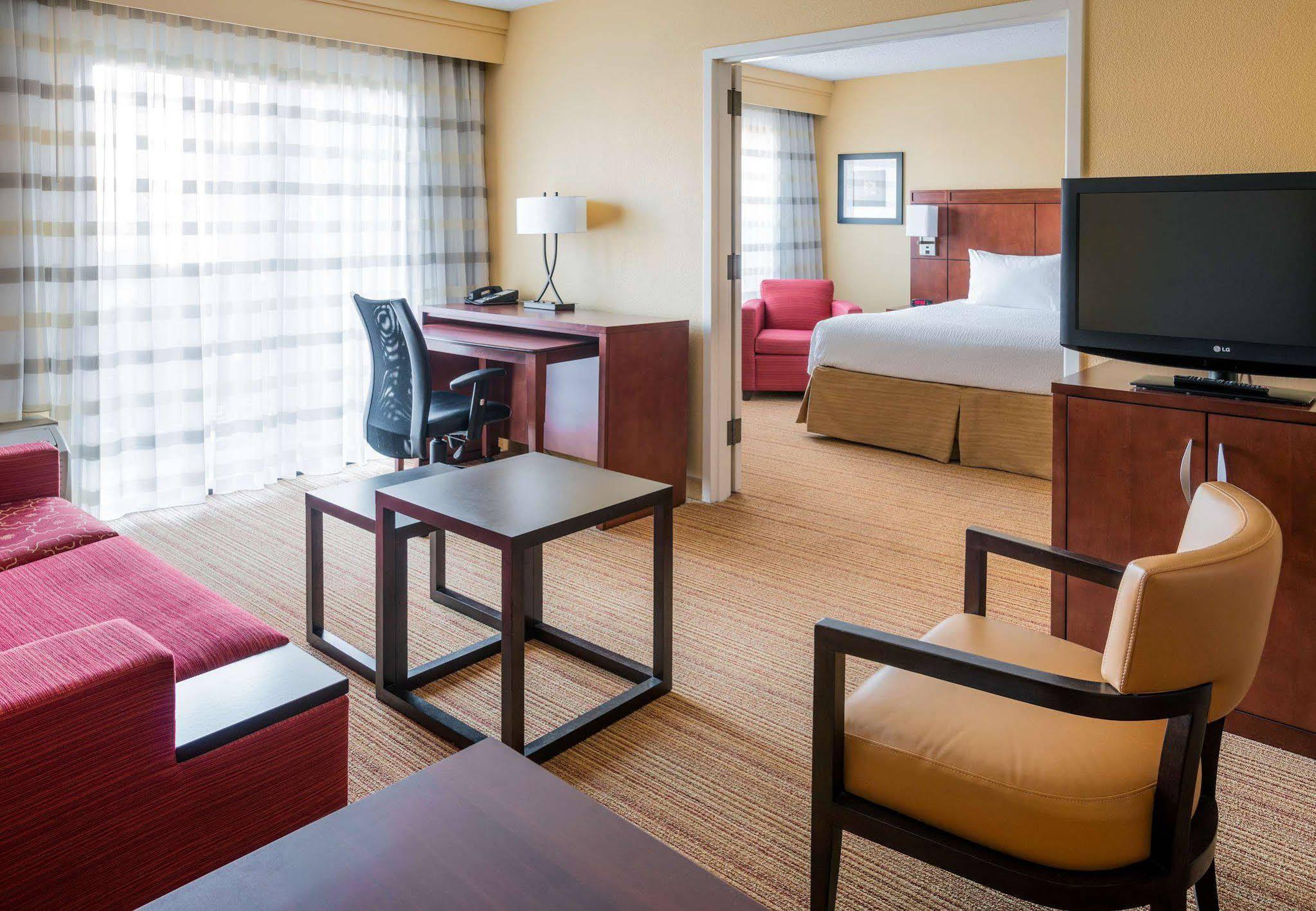 Iowa Inn Bettendorf Quad Cities Bagian luar foto