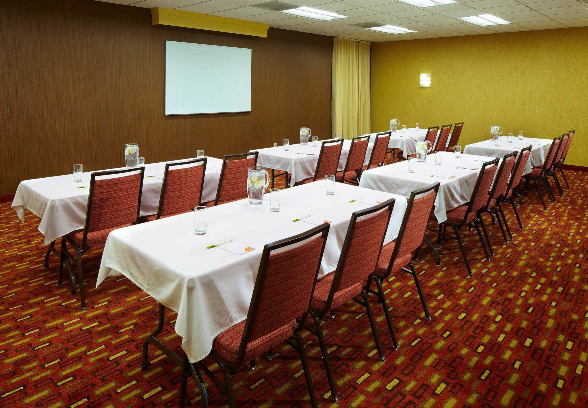 Iowa Inn Bettendorf Quad Cities Bagian luar foto