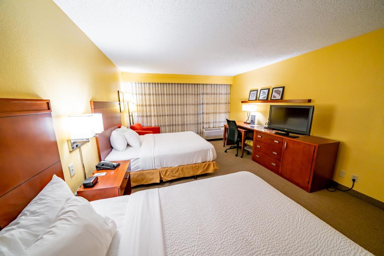Iowa Inn Bettendorf Quad Cities Bagian luar foto