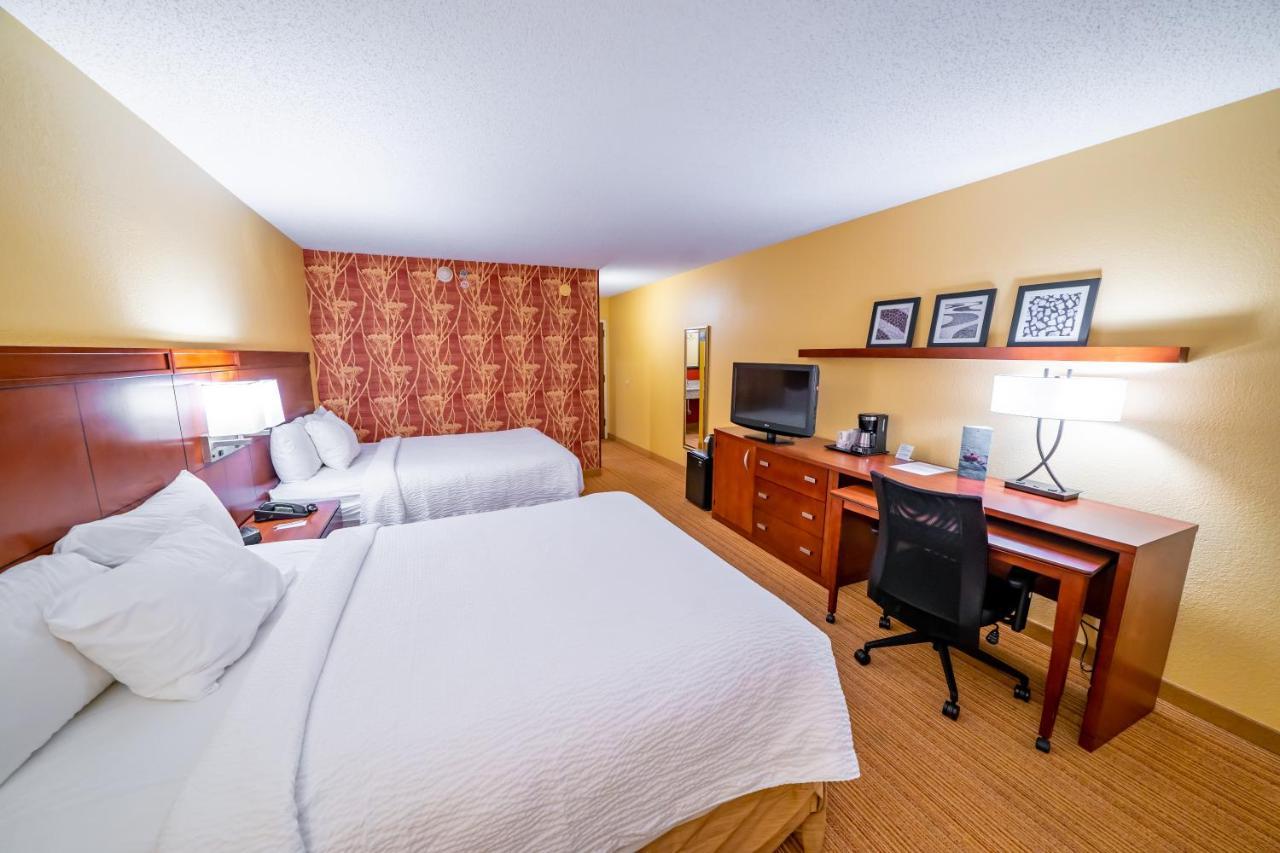Iowa Inn Bettendorf Quad Cities Bagian luar foto