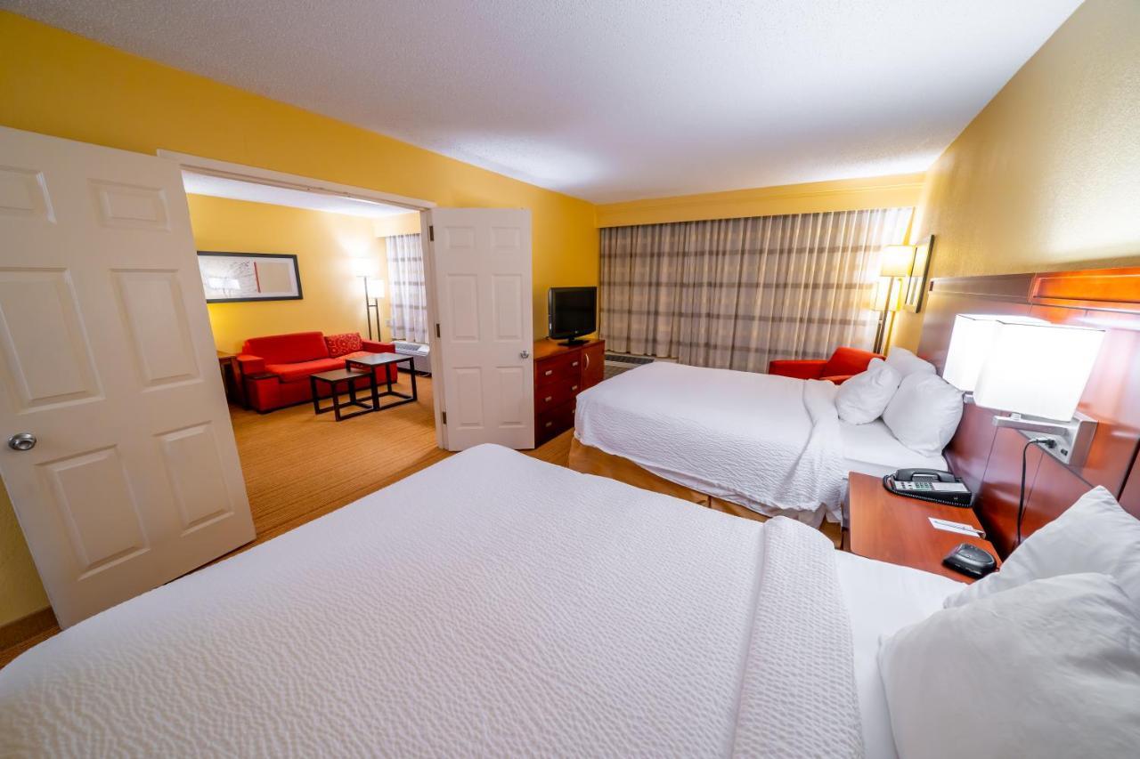 Iowa Inn Bettendorf Quad Cities Bagian luar foto