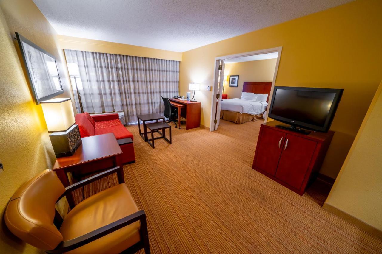 Iowa Inn Bettendorf Quad Cities Bagian luar foto