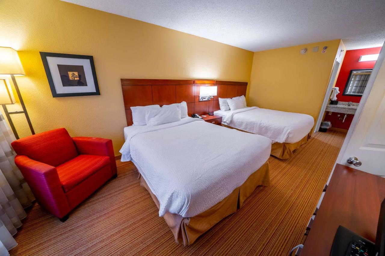 Iowa Inn Bettendorf Quad Cities Bagian luar foto